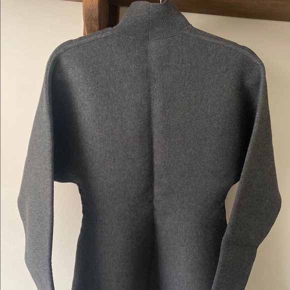 Aritzia Gray Women's Sweater sz S - Picture 4 of 4